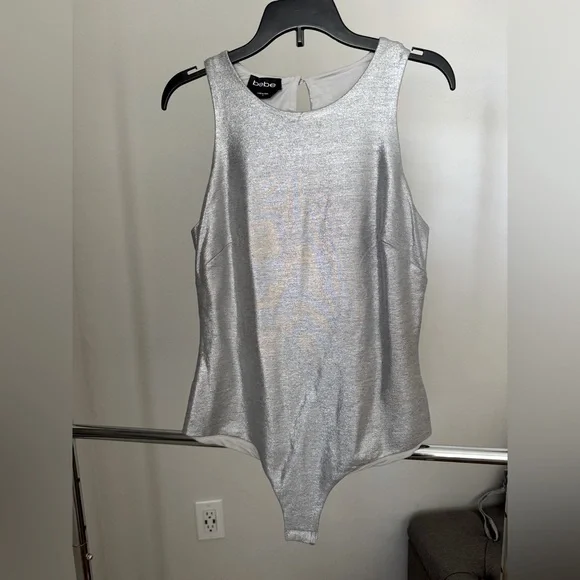Bebe Metallic Sleeveless Top is very stylish ๐ข๐ - Picture 3 of 8